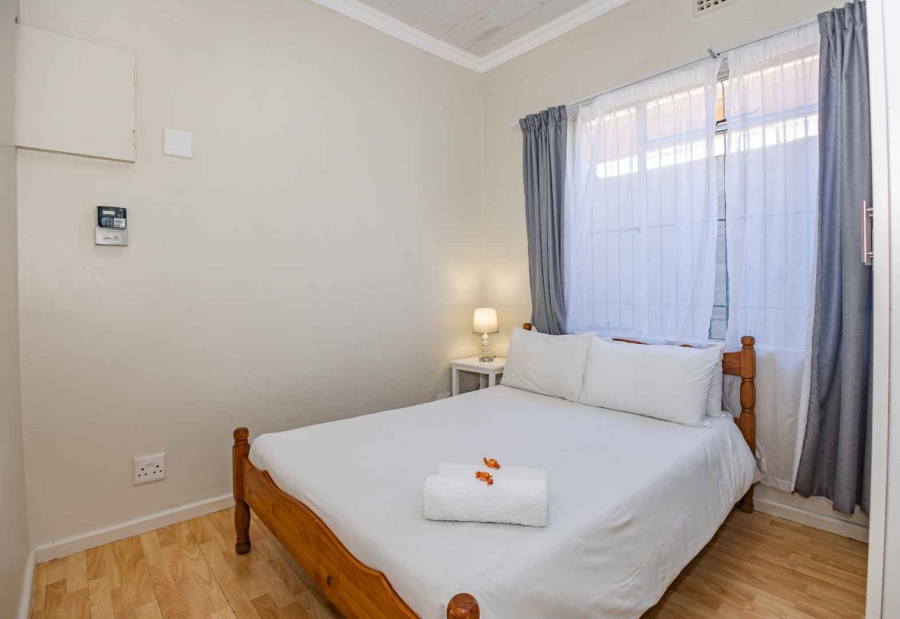 To Let 2 Bedroom Property for Rent in Oakdale Western Cape